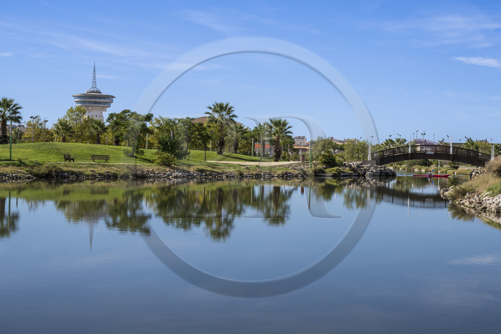 France, Hérault (34), Palavas-Les-Flots, le Phare de la Méditerranée (ancien chateau d'eau) et le parc du Levant