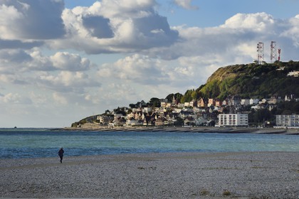France, Seine Maritime, the town of Sainte Adresse in the neibourhood of Le Havre, the large pebble beach from La Havre in the foreground