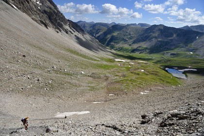 France, Alpes de Haute Provence, Uvernet Fours, Mercantour National Park, Ubaye valley,  lake tour hiking trail that climbs to the Petite Cayolle pass (2639 m)