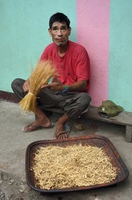 Philippines, Ifugao province, Banaue region, village of Cambulo, paddy rice with its hulls