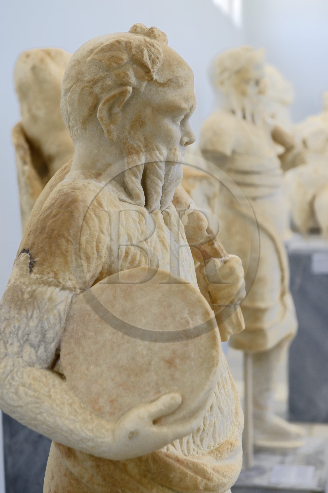 Grèce, île de Delos, classée Patrimoine Mondial de l'UNESCO, site archéologique de Délos, le musée archéologique, statue d'un acteur dans le costume du vieux Silène, professeur de Dionysos
