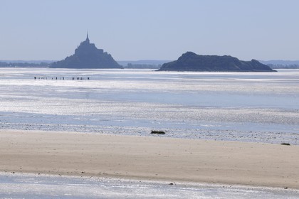 France, Manche (50), Baie du Mont-Saint-Michel, le Mont et l'ile de Tombelaine depuis le Bec d'Andaine
