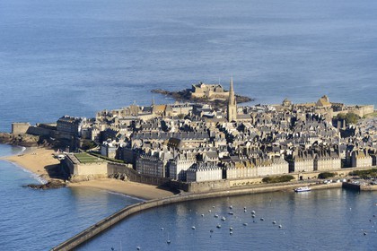France, Ille et Vilaine, Côte d'Emeraude (Emerald Cost), the fortified town of Saint Malo (aerial view)