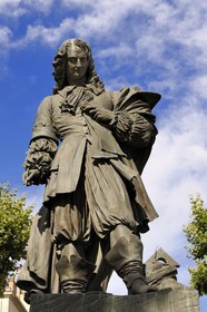 France, Hérault (34), Béziers, la statue du créateur du Canal du Midi Pierre-Paul Riquet