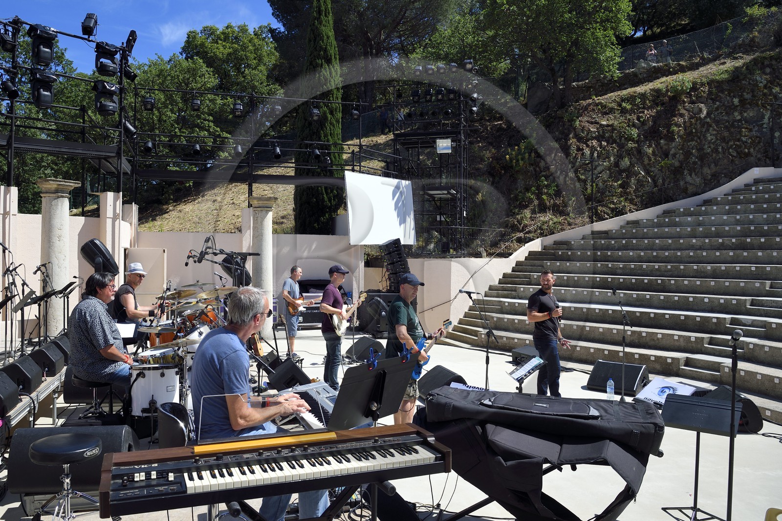France, Var (83), Presqu'Ile de Saint-Tropez, Ramatuelle, théâtre de verdure, répétition du concert des anciens musiciens de Johnny Hallyday