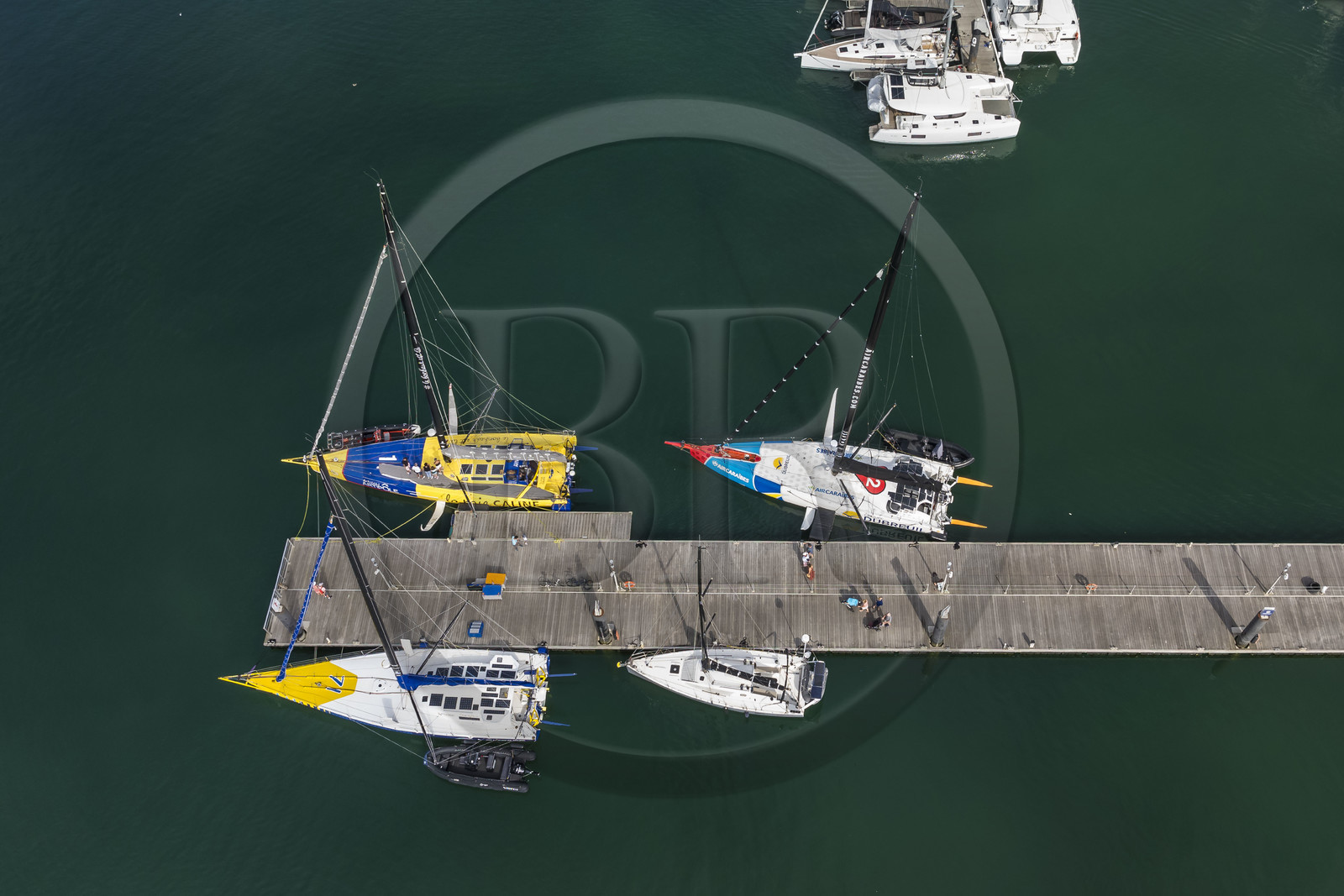 France, Vendée (85), Les-Sables-d'Olonne, Port Olona, ponton des voiliers du Vendée Globe, voiliers monocoques de 60 pieds IMOCA à quai (vue aérienne)