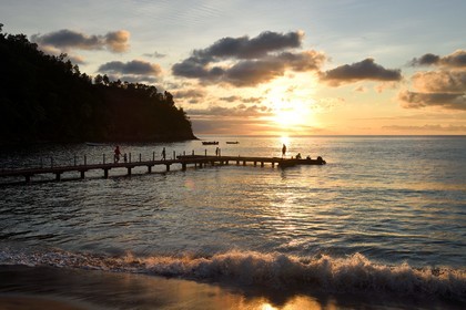 Caraïbes, Ile de la Dominique, Toucari Bay au nord de Portsmouth, débarquement au ponton