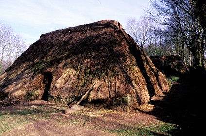 France, Morbihan (56), Melrand, reconstitution d' Un village de l' an 1000