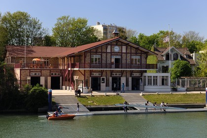France, Val-de-Marne (94), les bords de Marne, Joinville-le-Pont, club Aviron Marne et Joinville face à la Marne sur l’île Fanac
