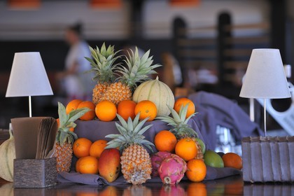 France, île de la Réunion, côte sud, Grande-Anse, hôtel Palm, panier de fruits
