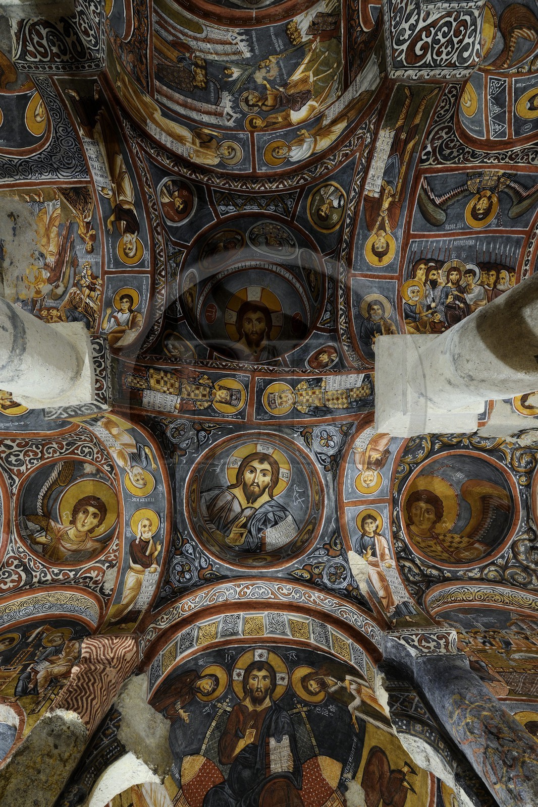 Turquie, Anatolie Centrale, province de Nevsehir, Cappadoce classée Patrimoine Mondial de l'UNESCO, Göreme, le musée en plein air, église  Sombre troglodytique (Karanlik Kilise)