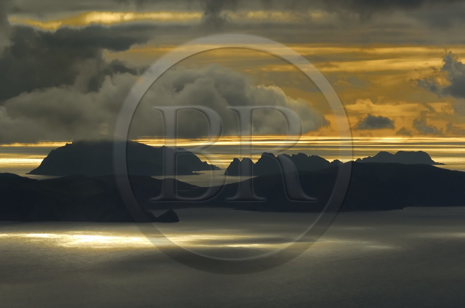 Norvège, Laponie, région du Finnmark, les Iles Soroya vers le Cap Nord (vue aérienne)