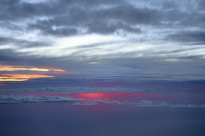 Portugal, Ile de Madère, ciel nuageux au coucher de soleil (vue aérienne)