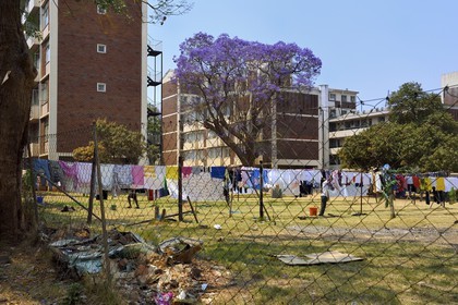 Zimbabwe, Harare, immeubles populaires sur Simon Muzenda street