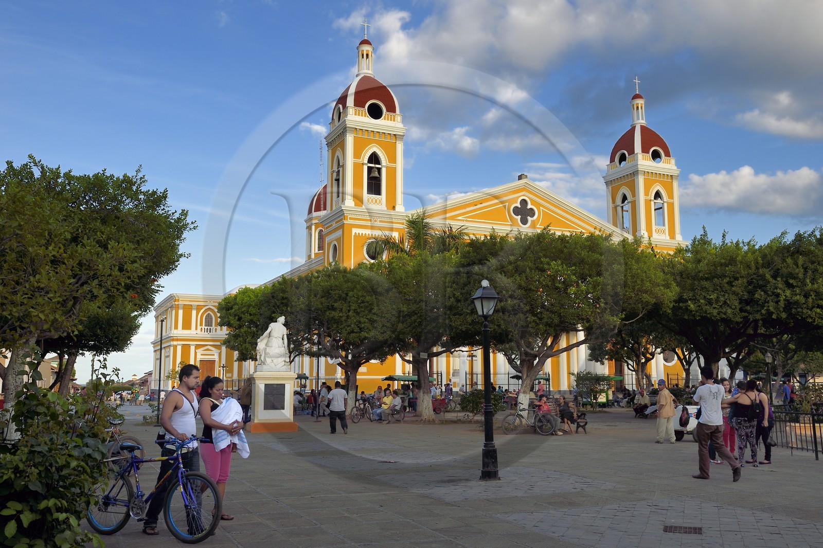 Nicaragua, Granada, parque Central (Parque Colon), la cathédrale