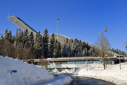 Norvège, Oslo, quartier de Holmenkollen, le tremplin de saut à ski Holmenkollbakken qui abrite le musée du ski