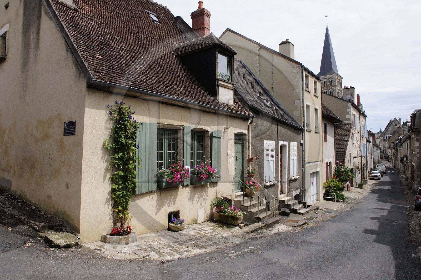 France, Nièvre (58), La Charité-sur-Loire, la rue des Chapelains