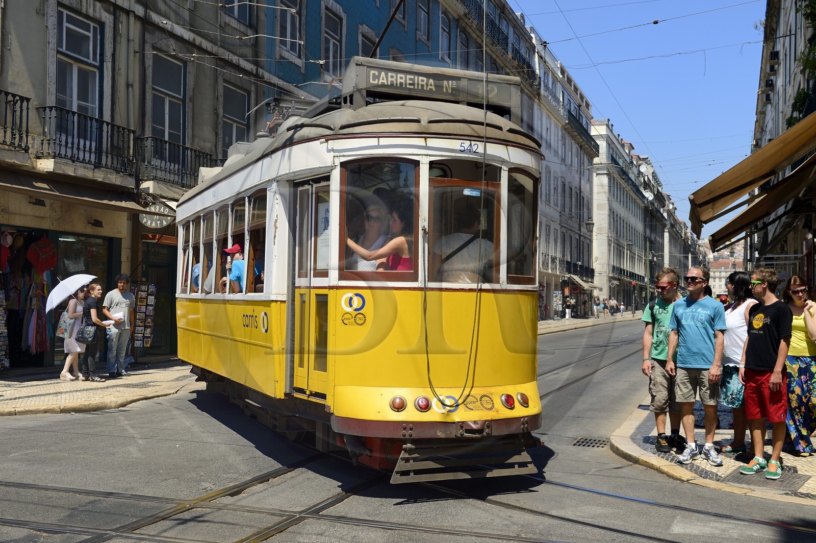 Portugal, Lisbon, Baixa Pombal district, tram (electricos) in Rua da Prata