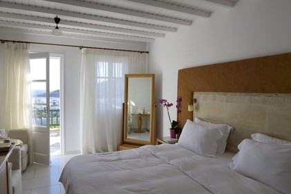 Grèce, Les Cyclades, mer Égée, île de Mykonos, village de Platis Gialos, l'hôtel Relais & Châteaux Myconian Ambassador Thalasso Spa, une chambre