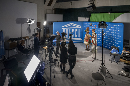 France, Paris (75), siège de l’UNESCO, interview du chef Papou Mundiya Kepanga et du leader amazonien du peuple Ashaninka au Brésil Benki Piyako