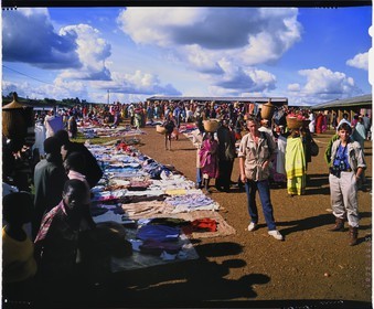 Burundi, province de Bujumbura, jour de marché à Ijenda, (reproduction plan-film inversible 4x5)