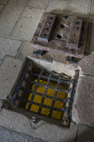France, Ille-et-Vilaine (35), Fougères, le château-fort du XIIe siècle, Tour Mélusine, accès aux oubliettes
