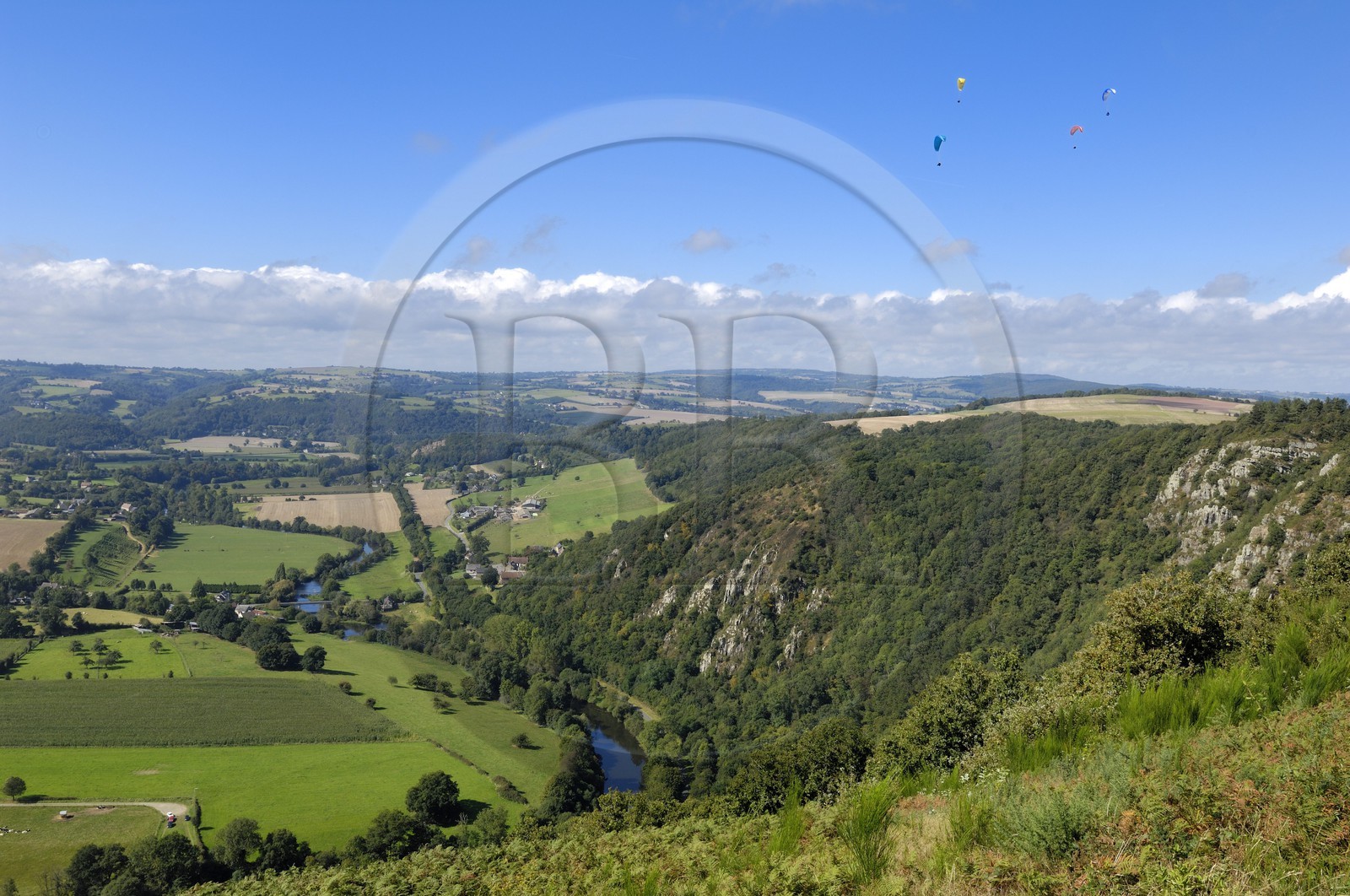 France, Calvados (14), la Suisse normande, Clécy, la vallée de l'Orne depuis la route des crêtes