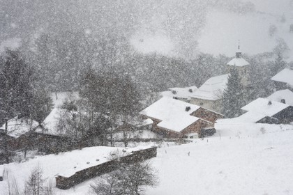 France, Haute-Savoie (74), station de ski Les Carroz d'Arâches, village d'Arâches-la-Frasse