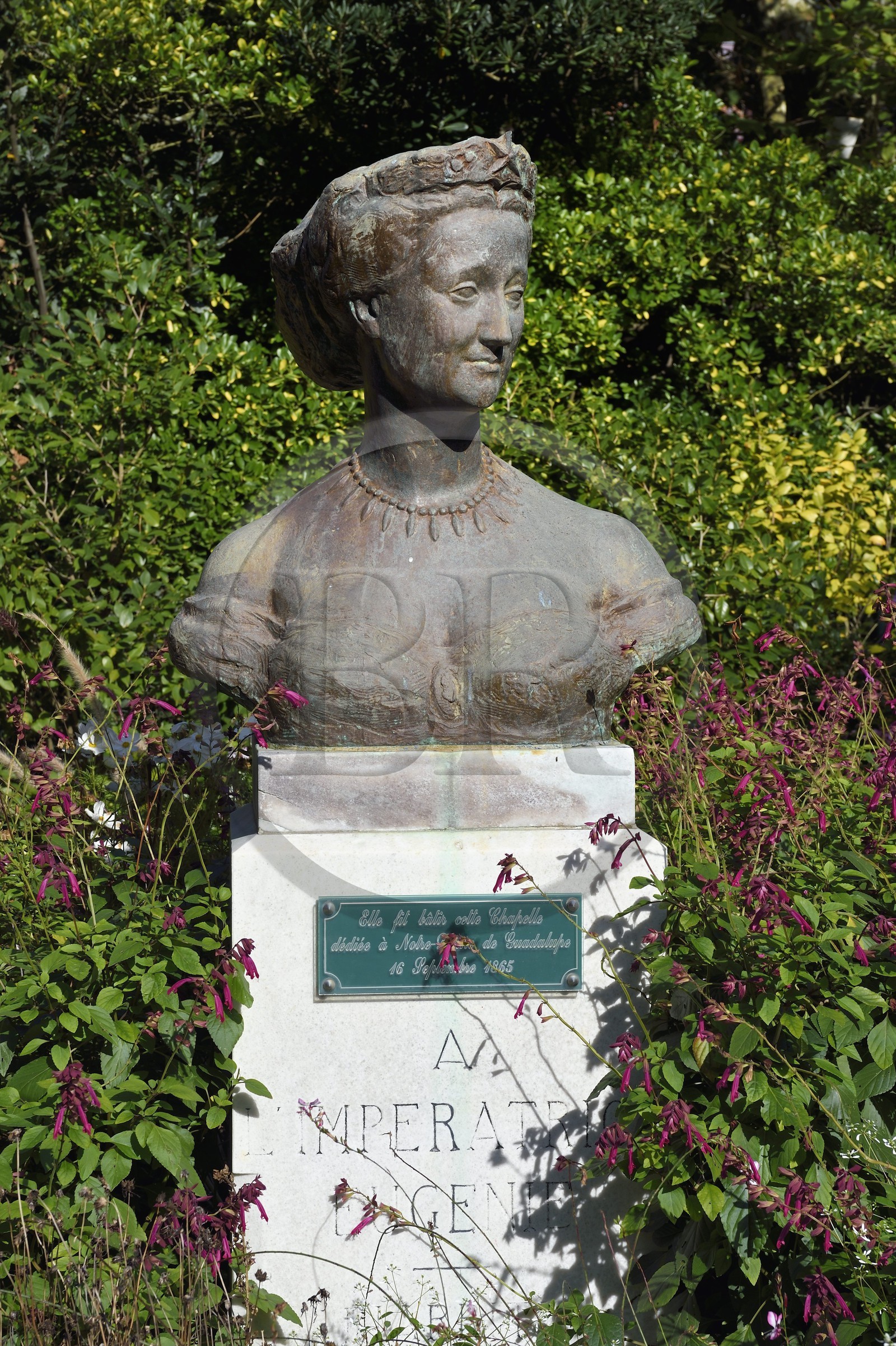 France, Pyrénées-Atlantiques (64), Pays-Basque, Biarritz, chapelle Impériale construite en 1864, buste de l'Impératrice Eugénie