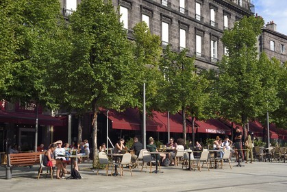 France, Puy-de-Dôme (63), Clermont-Ferrand, place de la Victoire, brasserie
