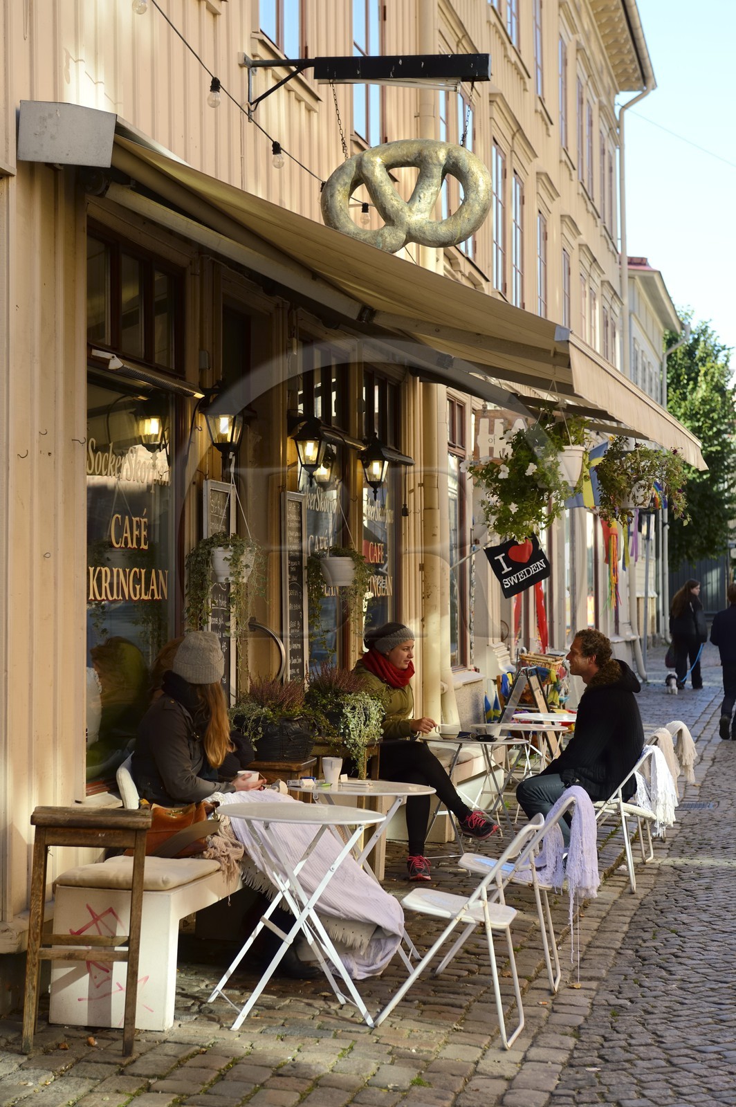 Sweden, Västra Götaland, Göteborg (Gothenburg), Haga district, Café Terrace in Haga Nygata street