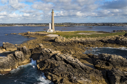 France, Finistère, Abers Country (Pays des Abers), Ile Vierge (Virgin Island) in the Lilia archipelago, the Virgin Island lighthouse, the tallest lighthouse in Europe at 82.5 meters, and the old lighthouse from 1845 (aerial view)