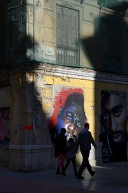 Espagne, Andalousie, Malaga, quartier Soho, barrio de las Artes (quartier des Arts), Maus street art, peinture murale de Hide Two dans la calle Pinzon