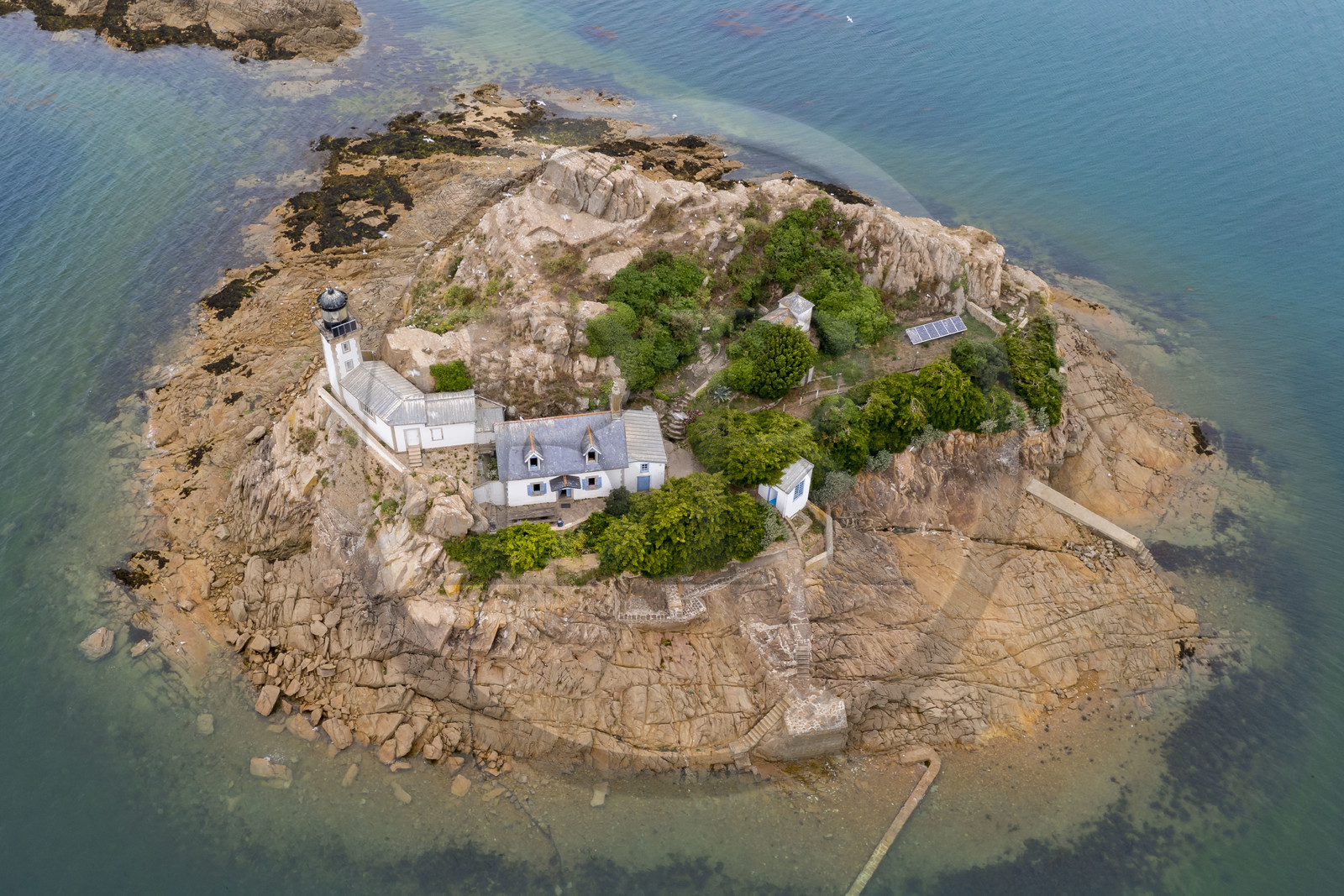 France, Finistère (29), Baie de Morlaix, Carantec, l'Ile Louët et son phare (vue aérienne)