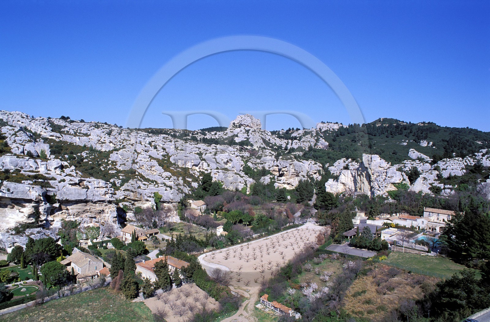 France, Bouches-du-Rhône (13), Les Baux-de-Provence, labellisé Les Plus Beaux Villages de France, vallon de la fontaine