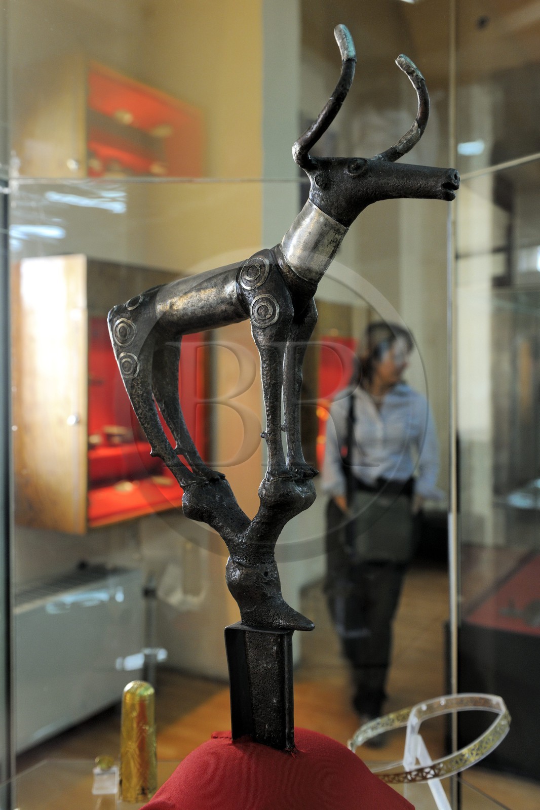 Turquie, Anatolie centrale, Ankara, le musée des Civilisations Anatoliennes, étendard trouvé dans les tombes royales d'Alaca Höyük de la période du Bronze ancien (3000-2000 av. JC) figurant un bovidé