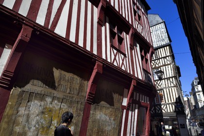 France, Seine-Maritime (76), Rouen, maisons à pans de bois rue de la Vicomte et ancien commerce de draperies