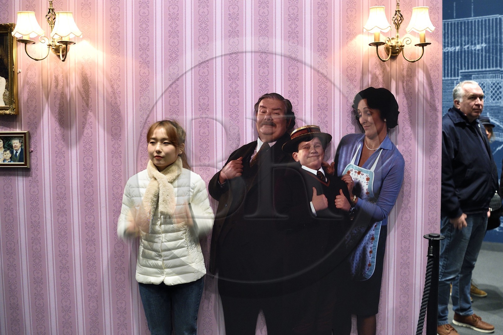 Royaume-Uni, Hertfordshire, Leavesden, Leavesden Film Studios, Harry Potter Studio Tour London, les coulisses du tournage des 8 films de Harry Potter, Privet drive 4, l'intérieur de la résidence de banlieue des Dursley