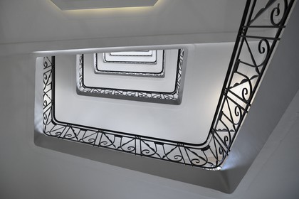 France, Alpes-Maritimes (06), Cannes, escalier de l'ancien palace le Miramar