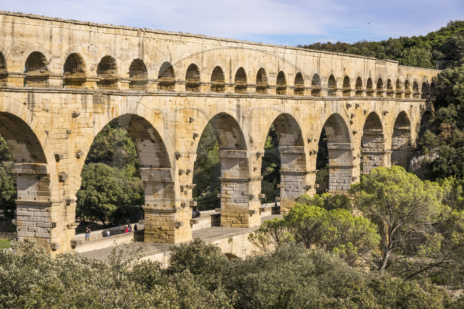 France, Gard (30), le Pont du Gard classé Patrimoine Mondial de l'UNESCO, Grand Site de France, pont aqueduc romain qui enjambe le Gardon