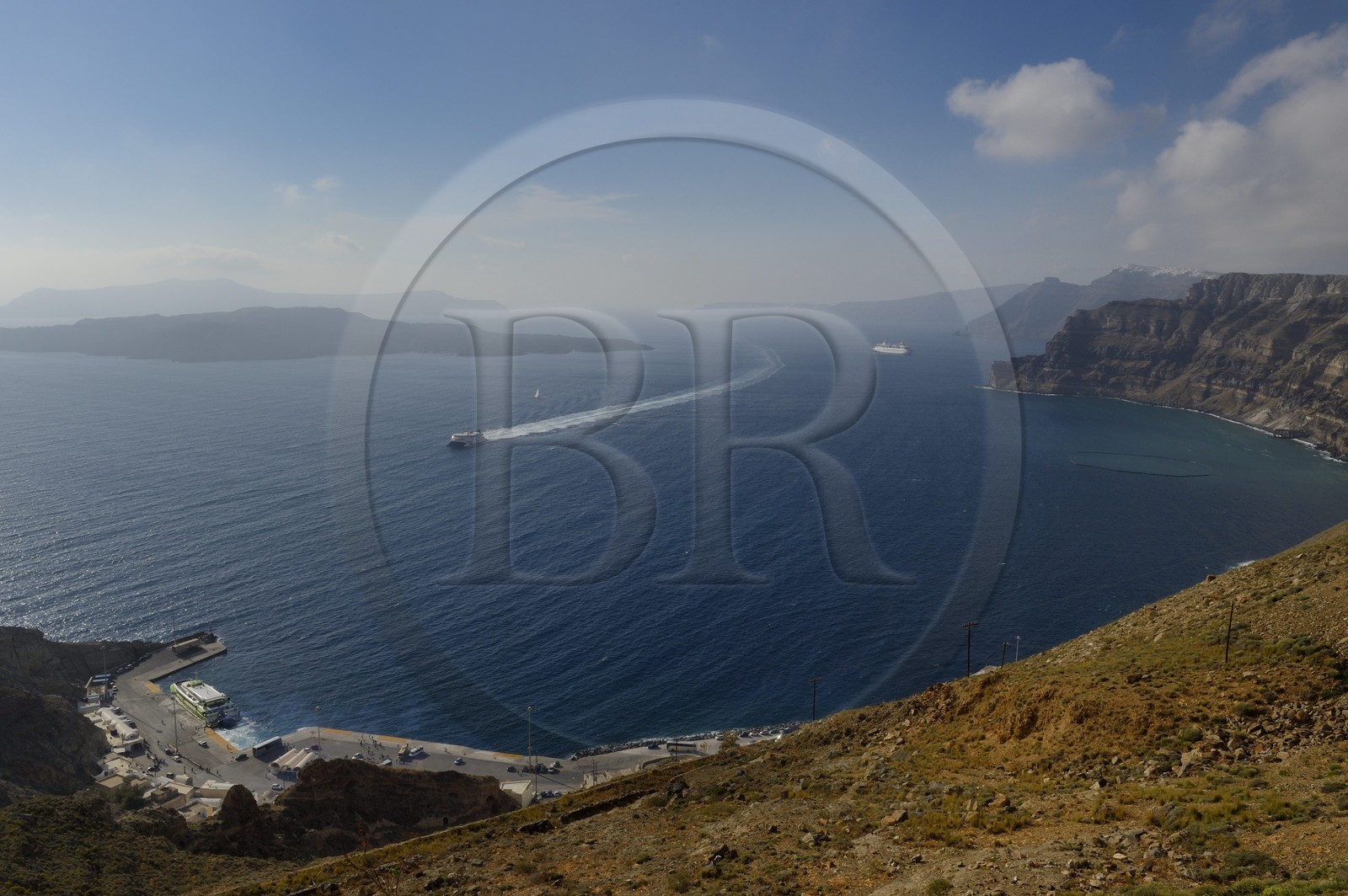 Greece, Cyclades, Aegean Sea, Santorini (Thira or Thera), port for ferries at Athinios and the caldeira